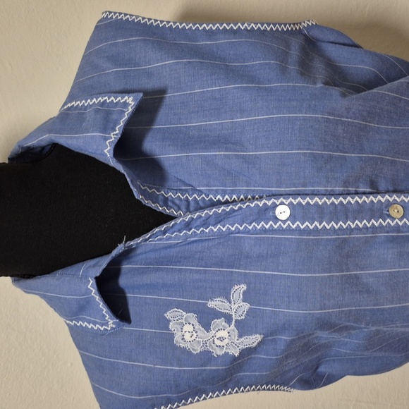 Liz Claiborne Blue Sleeveless Button-Up Top w Embroidery Detail Sz XL - Picture 2 of 12